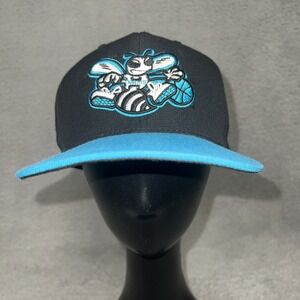 VTG Charlotte Hornets New Era Hardwood Classic Snapback Hat Black RARE TEAL BALL